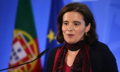A ministra da presidência parte do governo, Governo confirma: salário mínimo em Portugal passará a ser de 820€